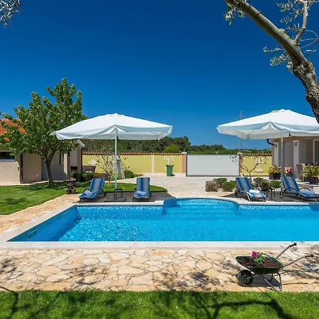 Zafirah Holiday home Pula