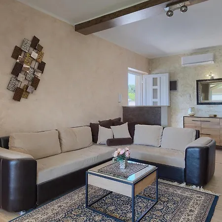 Zafirah Holiday home Pula
