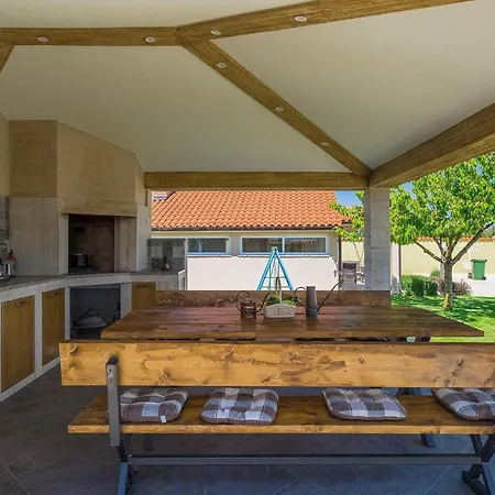 Zafirah Сasa de vacaciones