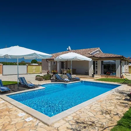 Zafirah Holiday home Pula