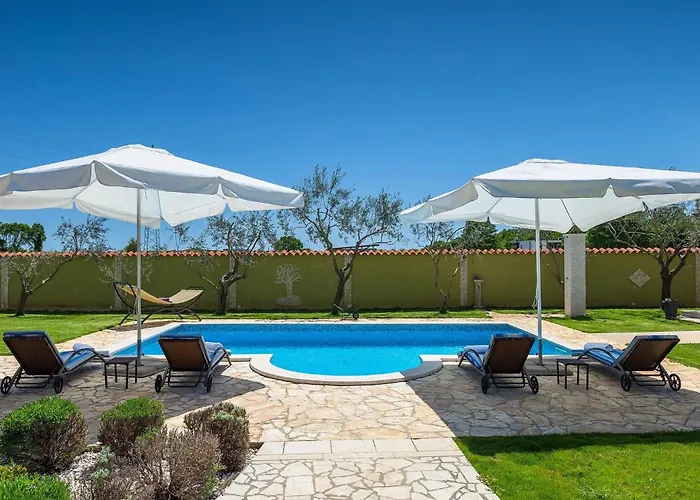 Zafirah Сasa de vacaciones Pula